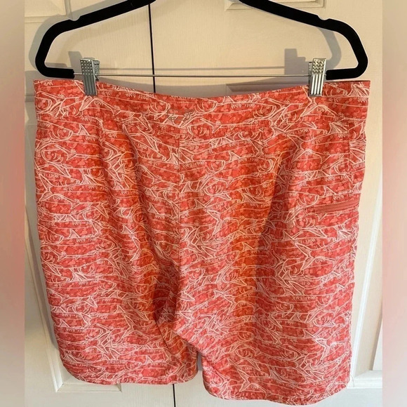 Vineyard Vines Men’s swim trunks. Size 34 - Picture 2 of 7